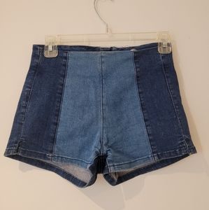 Two toned denim stretch shorts